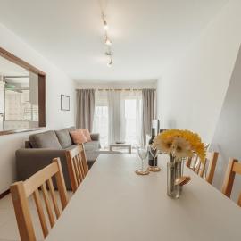 Espinho Modern 3 Bedroom Apartment by Vacationy