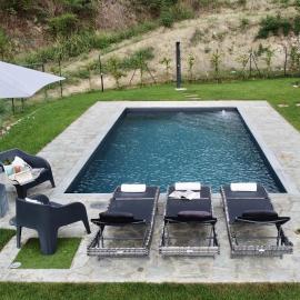 Villa Grassi with private pool Nizza Monferrato, hotelli kohteessa Calamandrana
