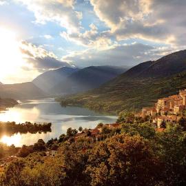 HOTEL HOLIDAYS a Barrea - Natura, Relax e Benessere nel Parco d'Abruzzo, hotel em Barrea