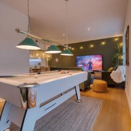 Cambridge - hot tub, sauna, parking, pool table