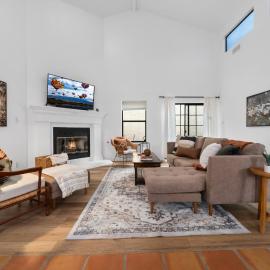 Chic Townhome Tranquility - An Irvie Home، فندق في ألاميدا