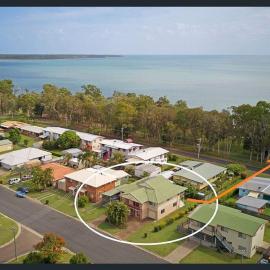 Burrumundi - 100M To Beach - Great Water Views - Deck - Air Con - WiFi - Pool Table