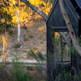 Secluded off-Grid cabin with water views - Marcel, hotel u gradu Chewton