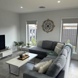 Lbarza Convenient Exec 2BR Townhouse close to shopping centre Kialla