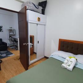 JV Modern 1BR Condo beside SM Marilao, Pool Access, Fast WIFI, hotel din Marilao