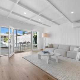 Parkside Pool Retreat - 3BR, Parking, Wi-Fi، فندق في Unley