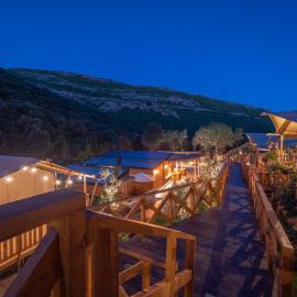 Sea Glamping, Hotel in Kotor