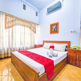 RedDoorz Syariah near Stadion Merdeka Jombang, hotel u gradu 'Peterongan'