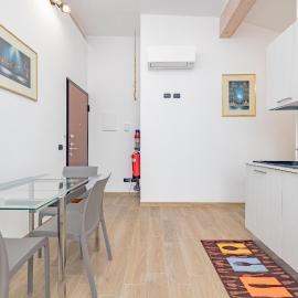 MONOLOCALE A7 Moonlight- Rho fiera Milano, hotel sa Cesate