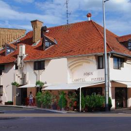 Hotel Főnix, hótel í Pécs