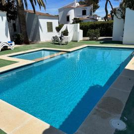 Angelinas Villas 2 Hab con Piscina, hotel in Cala Blanca