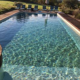 Cozy guest house with jacuzzi and swimming pool, hotel in Sérignac