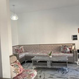 Logement moderne, près de la mer