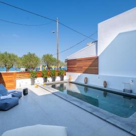Villa NAVARINO, hotel in Kiáton