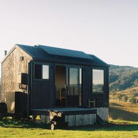 Valley Views Off-Grid Cabin - Pet Friendly - Nicho, hotel in Barrington