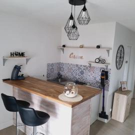 Appartement cosy calme centre Issoire Belle vue sur le massif du Sancy et le Livradois-Forez WiFi, готель у місті Іссуар