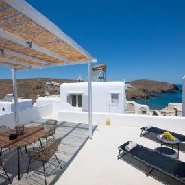 Superior 3 Beachfront Suite Hot tub and Seaview, hotel in Mykonos