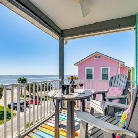 Steps to Beach: Home w/ Sunset Views in Cedar Key!, hotel v destinácii Cedar Key