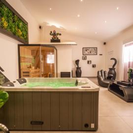 Mezza 47 spa, Hotel in Précy-sur-Oise