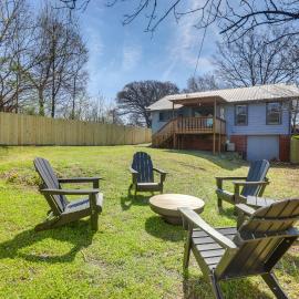 Walk to Amphitheater & Stadium: Home w/ Deck!