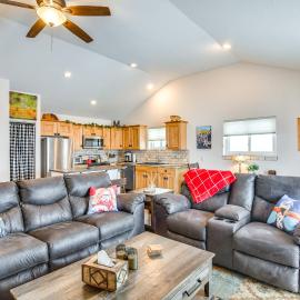Hike, Ski & Explore: Fraser Townhome w/ Hot Tub!