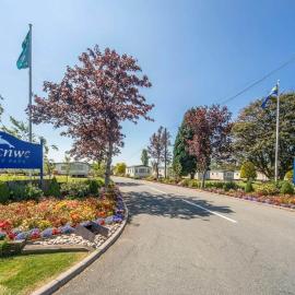 Pencnwc Holiday Park, hotel in Llanllwchaiarn