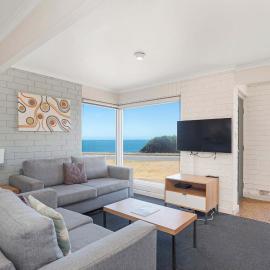 South Seas 1 - Panoramic Views over Knights Beach, hotel in Port Elliot