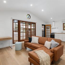 Jony's Cottage - Private, peaceful, close to town!、ボーラルのホテル