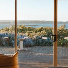 The Summit House、Pelican Lagoonのホテル