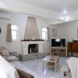 Poulakis House, hotel u gradu Asíni