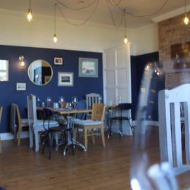 The Old Buoy Inn, hotel in Seahouses