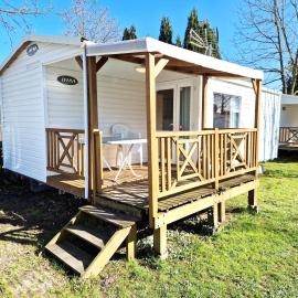 Mobile Home Deluxe mit Klimaanlage, Bettwäsche und WiFi, B012, hotel in Boofzheim