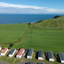 Heads Of Ayr Holiday Park، فندق في آير