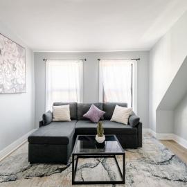 Lrg 2 Bedroom apart in BlackRock