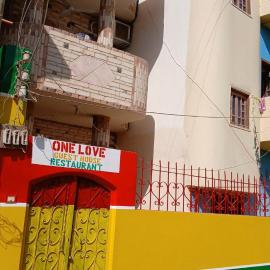 One Love Guesthouse & Restaurant