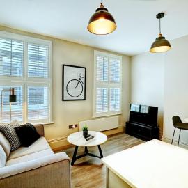 Apt 4, 10 Kingsway in a stylish Georgian Building