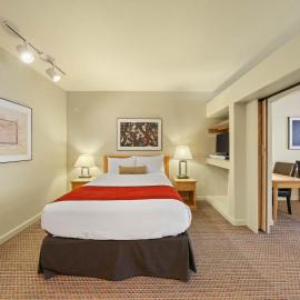 Palisades Tahoe Lodge Rentals Studio #250, hotel a Olympic Valley