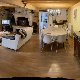 Les volets bleus, hotel u gradu Le Angle