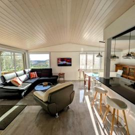 Renovated Villa with HotTub