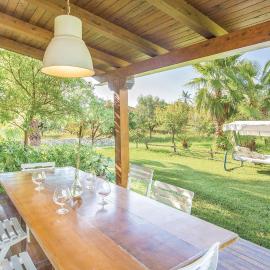 Lovely Home In S Maria Di Ricadi Vv With Wifi, hotel in Santa Maria