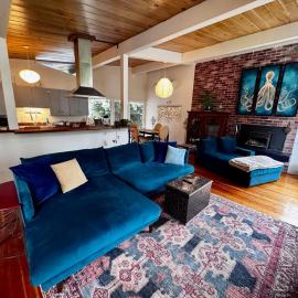 Humboldt Haven- Gorgeous Home for 13 w Gardens, Firepits, Forest & Bay Views, ξενοδοχείο σε Arcata