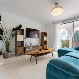 CT 376 - Faro's Calypso Duplex Penthouse - Walking distance to Beach