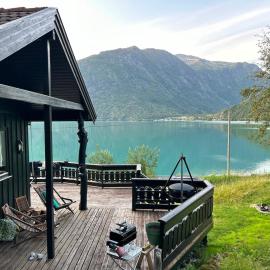 Cabin by Oppstrynsvatnet, Hjelle, hotel u gradu 'Stryn'