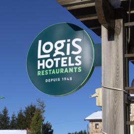 Hotel Restaurant La Clairiere, hotel em Chambon-sur-Dolore