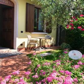 The yellow house, Hotel in Costermano sul Garda