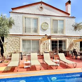 Rebetiko Hotel