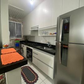 Apartamento com AR Condicionado splint, condomínio com piscina 2 Qts, próximo à praias e ao pavilhão de Carapina com portaria 24h, Hotel in Serra