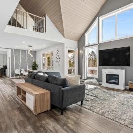 Radiant Retreat -Spacious Home - Heart of Radium!