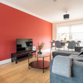 Beauly Court Suites, hotel u gradu Grangemouth