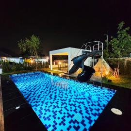 Morning Glory Pool Villa Chaam-Huahin, hotel in Sathani Huai Sai Tai